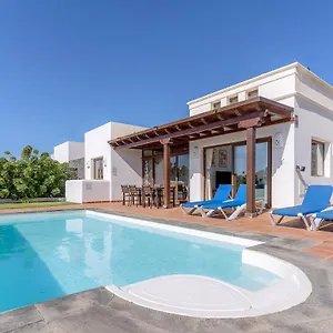 https://villa-alba-playa-blanca.in-canary-islands.com